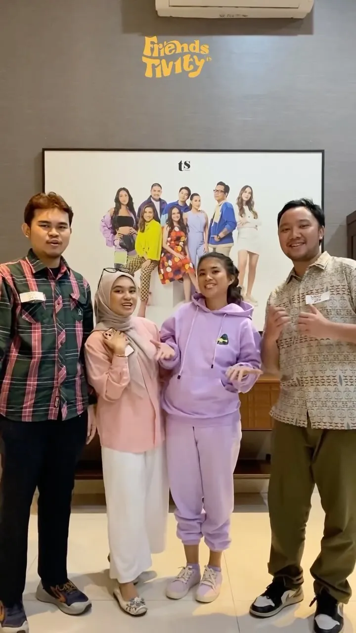 Kumpul Teman di kantor TS Media